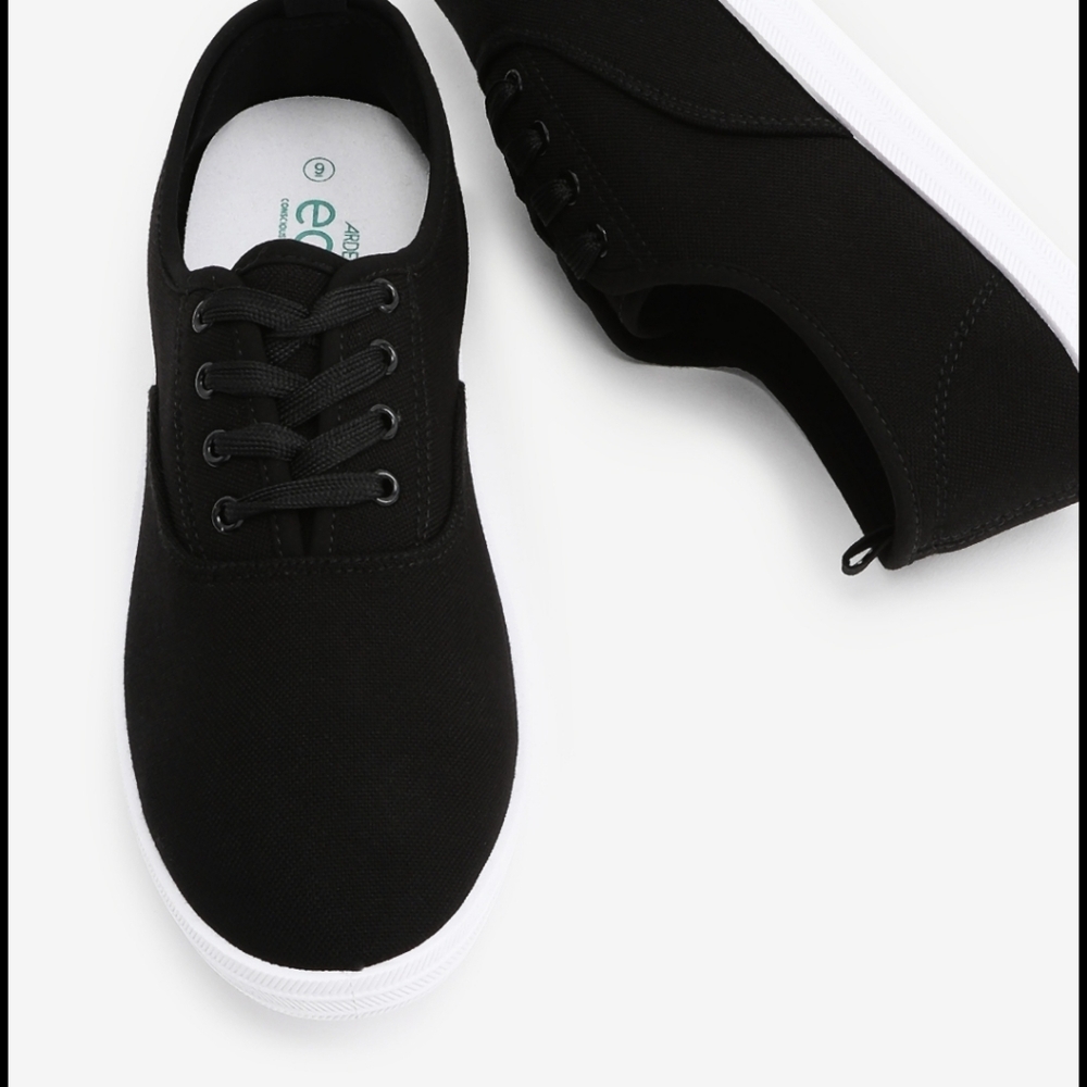 * ARDENE BLACK LACE UP CANVAS CASUAL BAMBOO RAYON SNEAKERS SIZE 9 NEW WITH TAGS